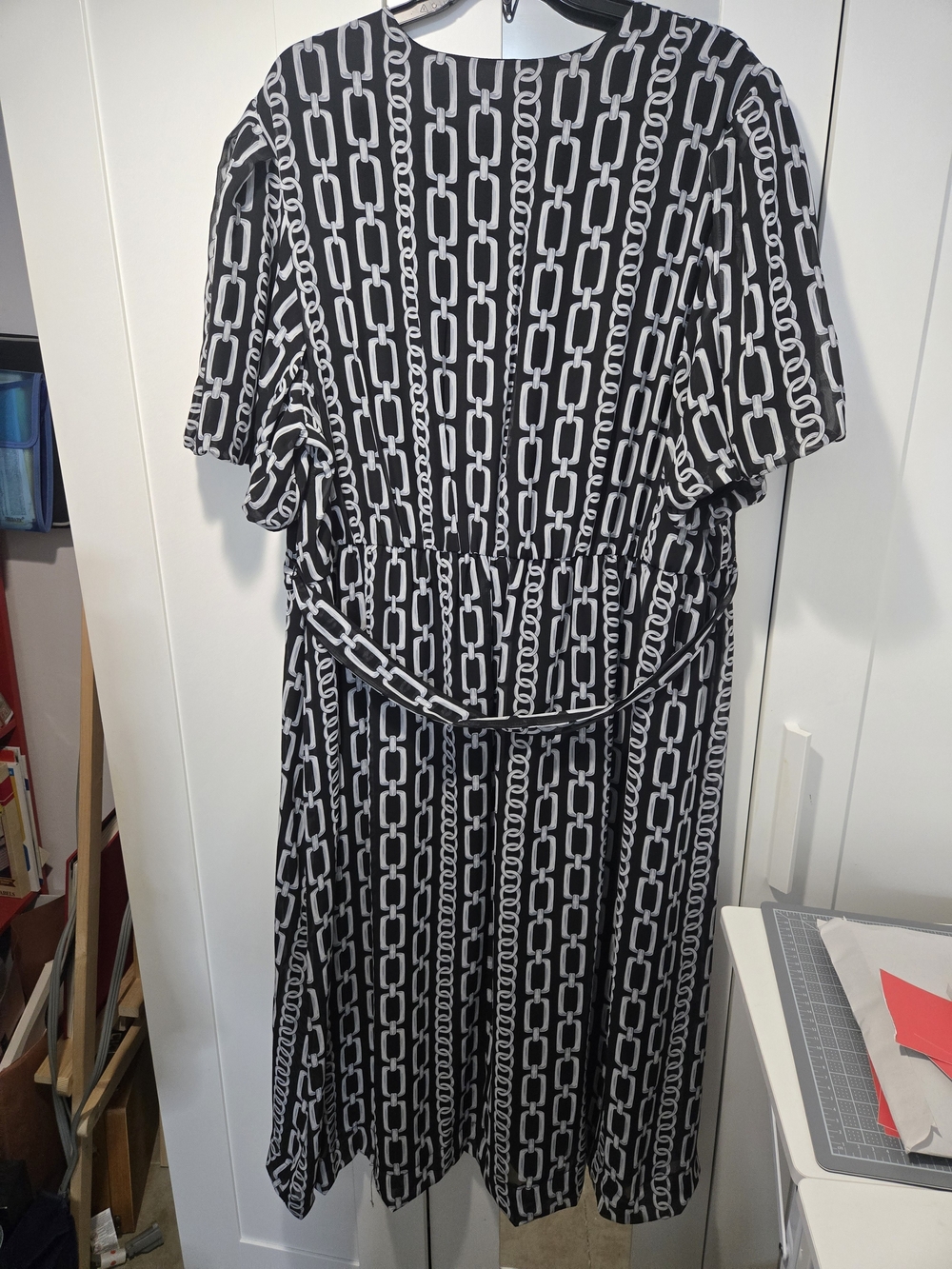 Black & White Chain-Print V-Neck Women's Dress - Picture 6 of 9